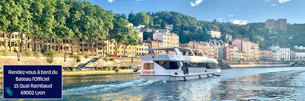 Bateau en navigation sur le Rhône. Adresse de l'évènement au 15 quai Rambaud Lyon 2.